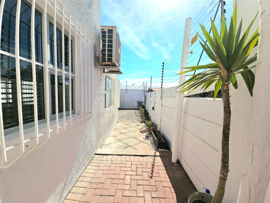 4 Bedroom Property for Sale in Marina Da Gama Western Cape